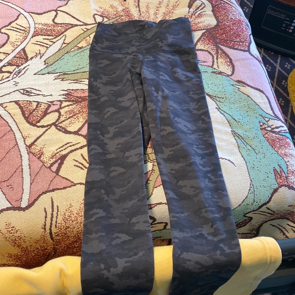 camo leggings